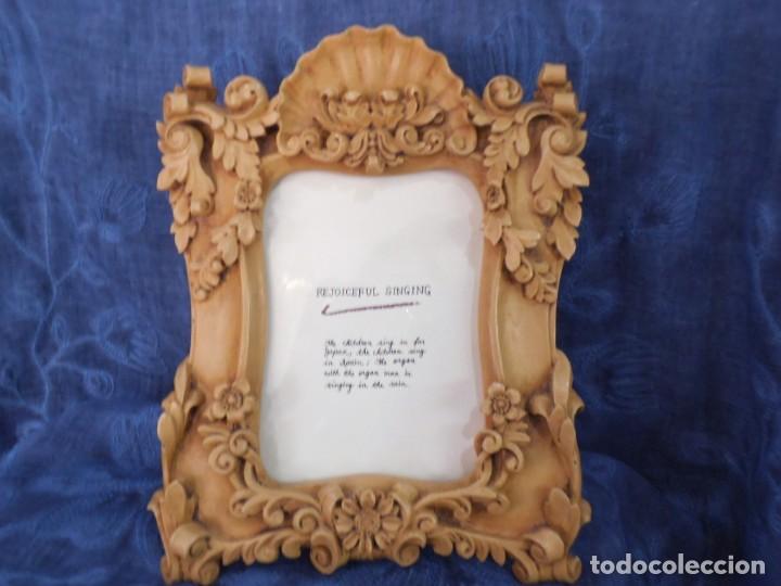 Antig&uuml;edades: PORTAFOTOS REPUJADO - Foto 1