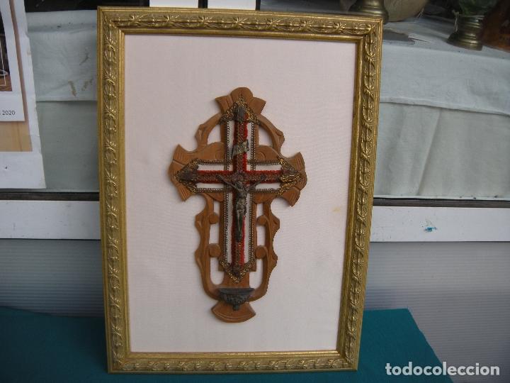 Antig&uuml;edades: CRUCIFIJO BENDITERA MODERN&Iacute;STA - Foto 1