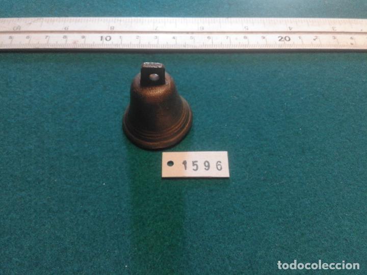 Antig&uuml;edades: ANTIGUA CAMPANILLA DE BRONCE - Foto 1