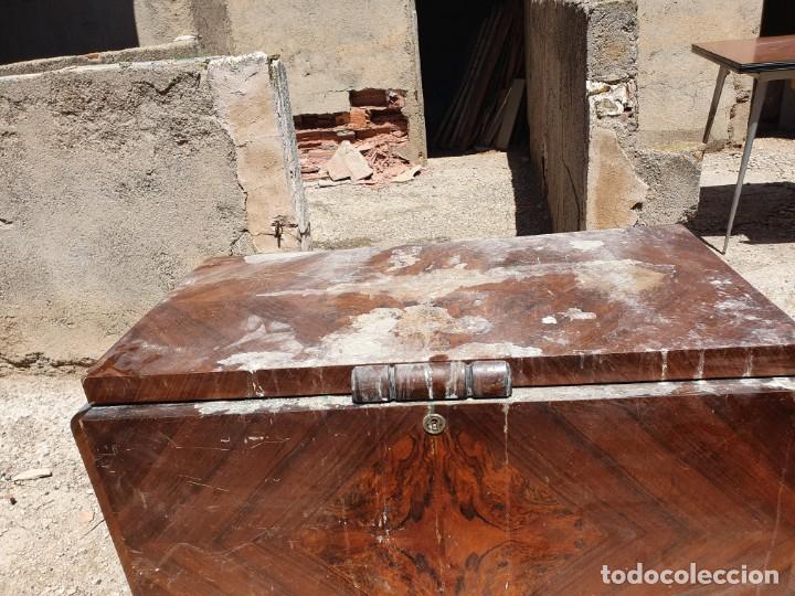 Antig&uuml;edades: Antiguo cofre o baul - Foto 2