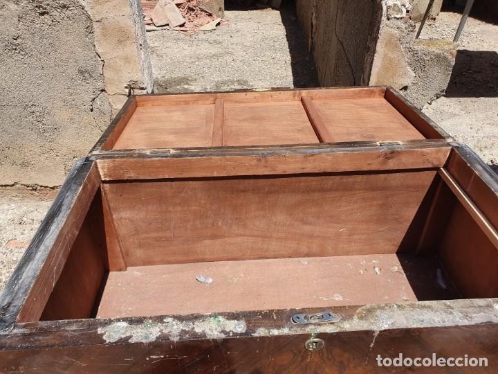 Antig&uuml;edades: Antiguo cofre o baul - Foto 4