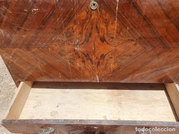 Antig&uuml;edades: Antiguo cofre o baul - Foto 5
