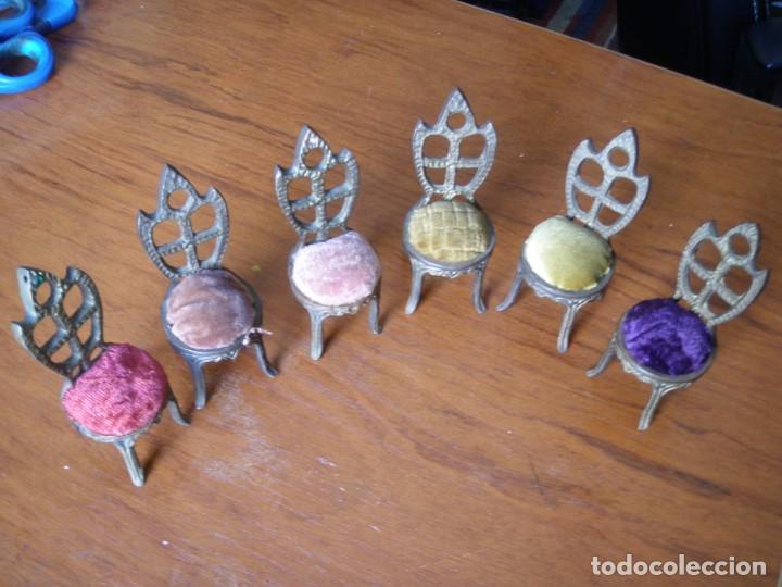 Antig&uuml;edades: 6 SILLAS DE BRONCE 10 CM DE ALTO - Foto 1
