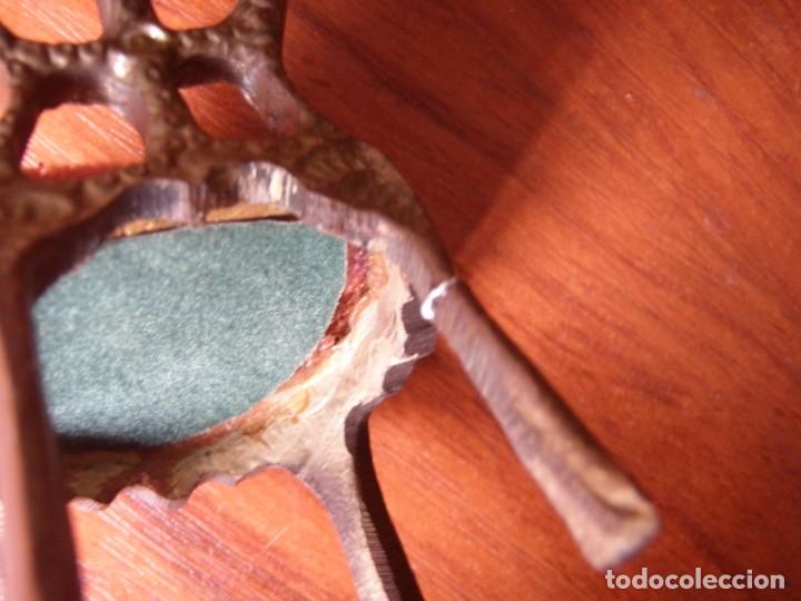 Antig&uuml;edades: 6 SILLAS DE BRONCE 10 CM DE ALTO - Foto 6