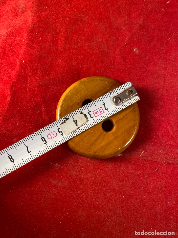 Antig&uuml;edades: Botones de madera grandes - Foto 2