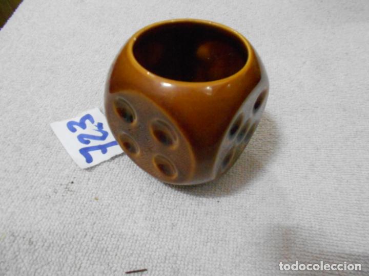 Antig&uuml;edades: RECIPIENTE CUBO DADO DE CERAMICA - Foto 1