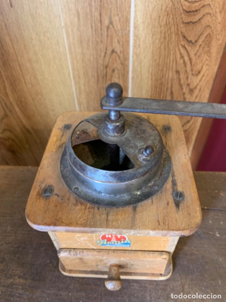 Antig&uuml;edades: Antiguo molinillo de caf&eacute; de madera - Armin - Foto 2