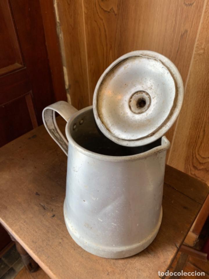 Antig&uuml;edades: Jarra de aluminio duro - lechera - Foto 2