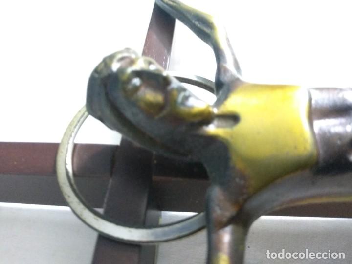 Antig&uuml;edades: Crucifijo en metal - Foto 3