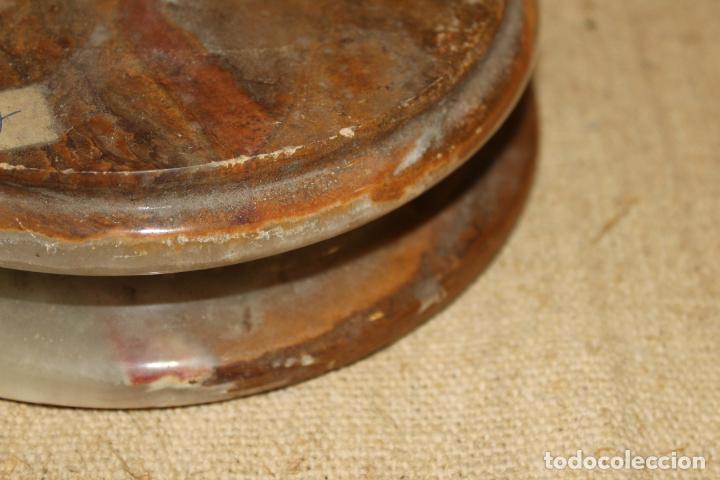 Antig&uuml;edades: peana de onix para figura - Foto 4