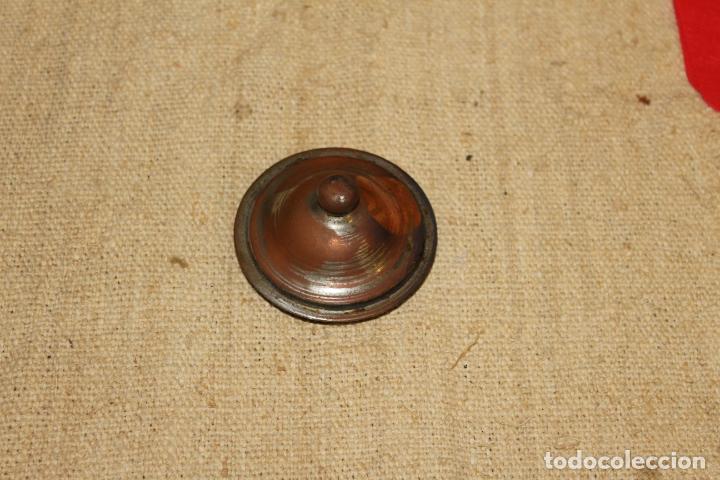 Antig&uuml;edades: tapa de cobre - Foto 3