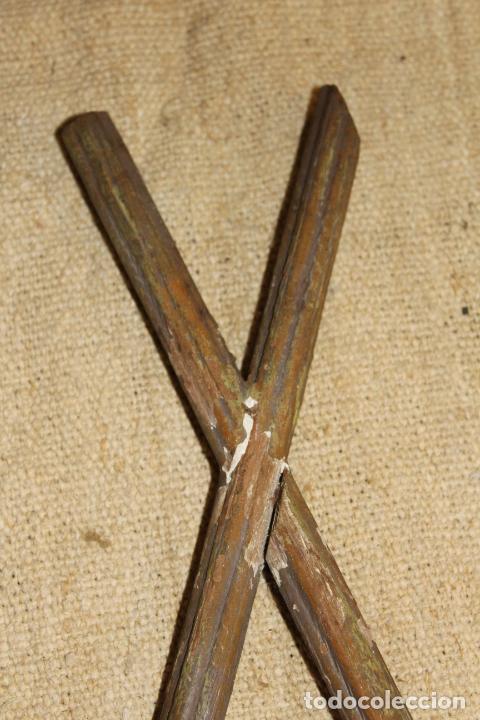 Antig&uuml;edades: cruz de madera - Foto 3