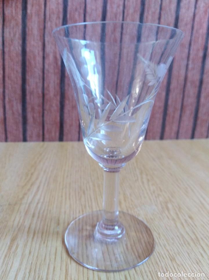 Antiques: Antigua copa de cristal (592)