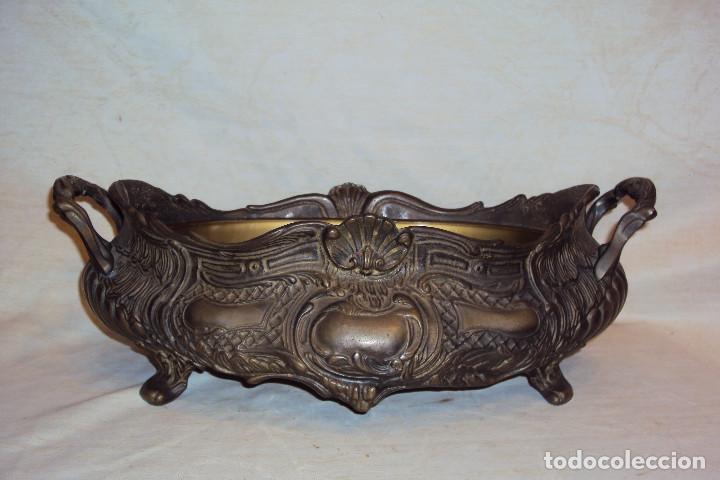 Antig&uuml;edades: Centro de mesa en bronce - Foto 1