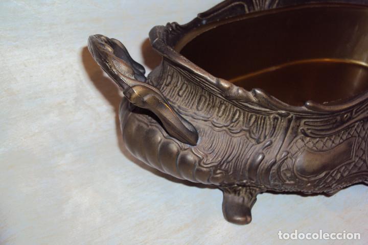 Antig&uuml;edades: Centro de mesa en bronce - Foto 3