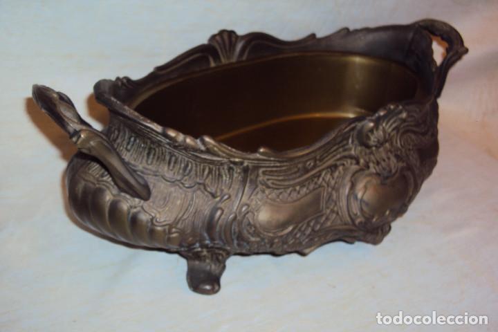 Antig&uuml;edades: Centro de mesa en bronce - Foto 4