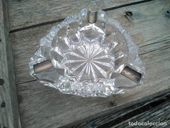 Antig&uuml;edades: Cenicero cistal tallado triangular - Foto 1
