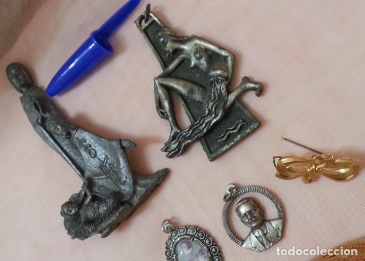 Antig&uuml;edades: Objetos religiosos. Lote de piezas peque&ntilde;as variadas. - Foto 3