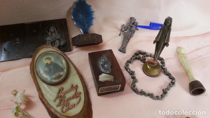 Antig&uuml;edades: Objetos religiosos. Lote de piezas peque&ntilde;as variadas. - Foto 2