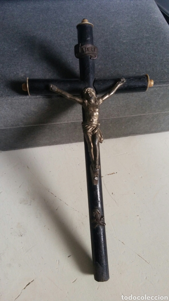 Antig&uuml;edades: Crucifijo antigua - Foto 1