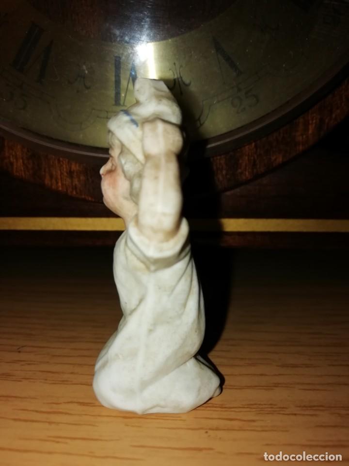 Antig&uuml;edades: Figurita ni&ntilde;o biscuit - Foto 2