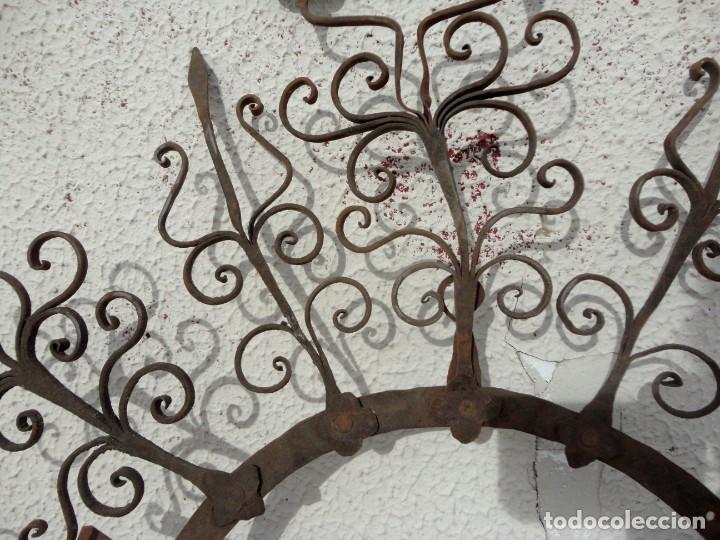 Antig&uuml;edades: Espejo de forja artistica remachada de epoca - Foto 6