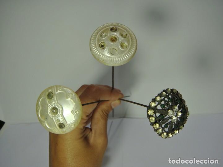 Antig&uuml;edades: 3 Alfileres para decoraci&oacute;n. - Foto 1