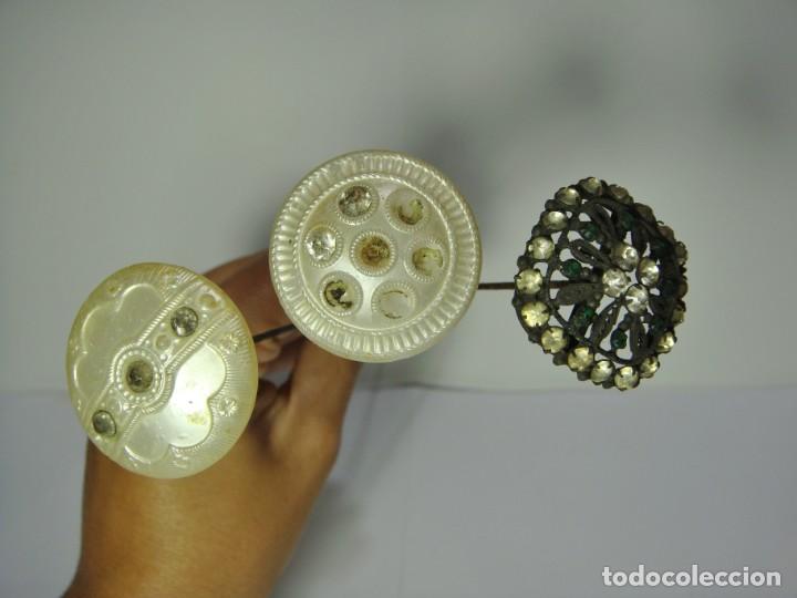 Antig&uuml;edades: 3 Alfileres para decoraci&oacute;n. - Foto 2