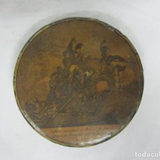 Antigüedades: CAJA DE RAPÉ O SNUFF BOX FRANCESA DE PAPIER MACHÉ CON GRABADO - SIGLO XIX