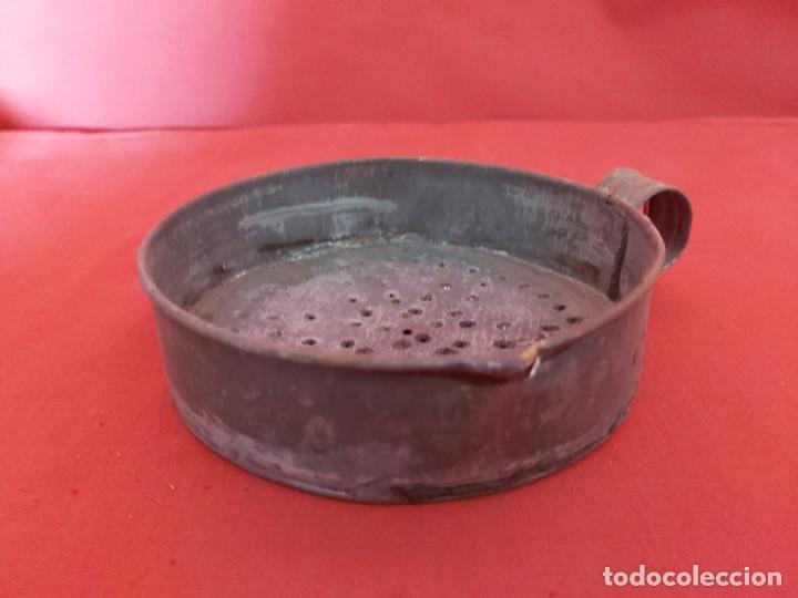 Antig&uuml;edades: A Colador antiguo de metal - Foto 1