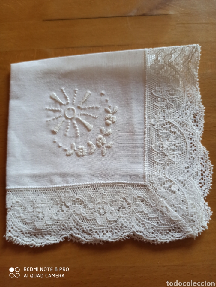 Antig&uuml;edades: Pa&ntilde;uelo blanco con bordado blanco. sin estrenar - Foto 1