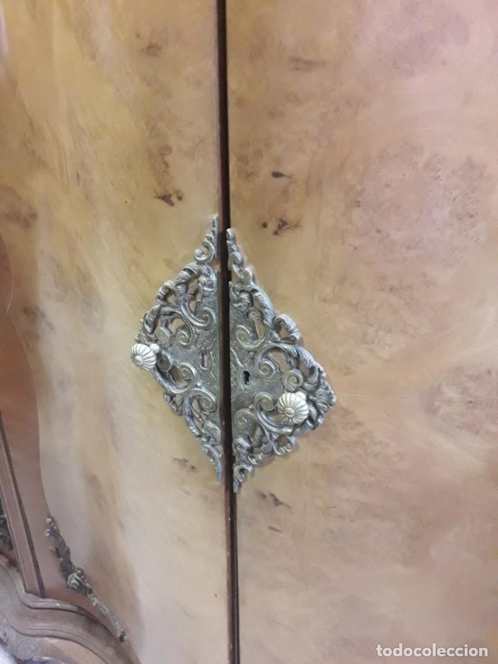 Antig&uuml;edades: armario de 4 puertas - Foto 2
