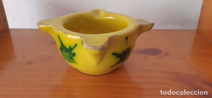 Mortero de cerámica amarillo