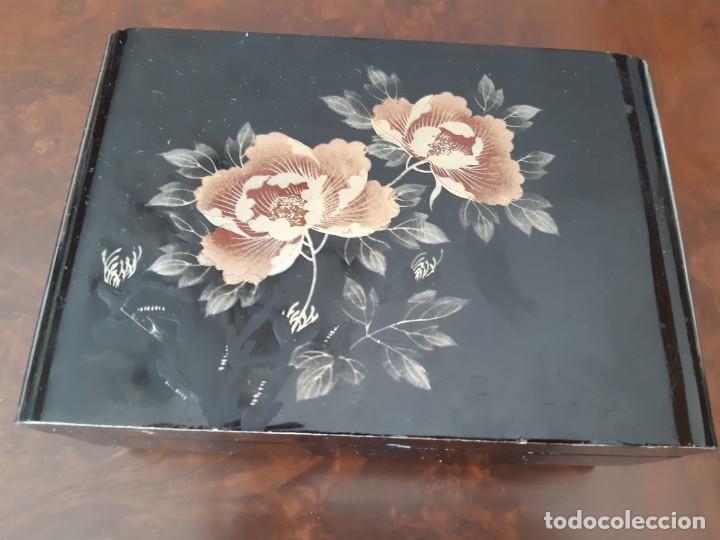 Antig&uuml;edades: BONITO JOYERO DE MADERA LACADO, CON MUSICA,