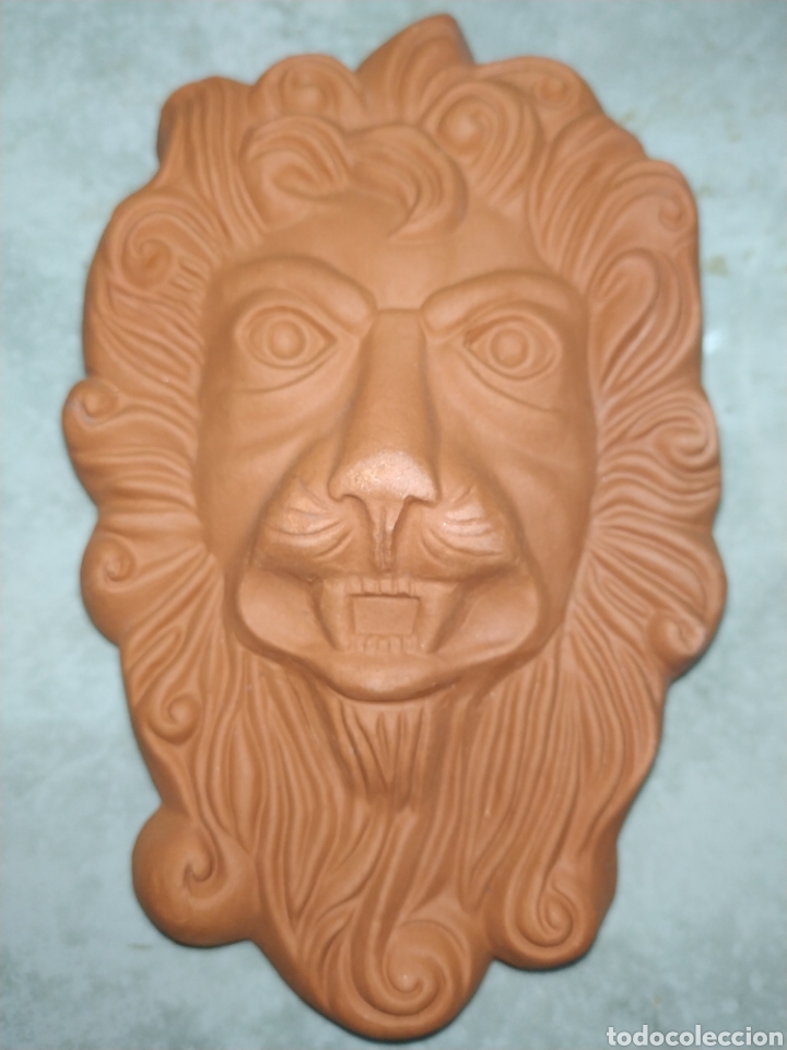 Antig&uuml;edades: Le&oacute;n de terracota siglo 19. - Foto 1