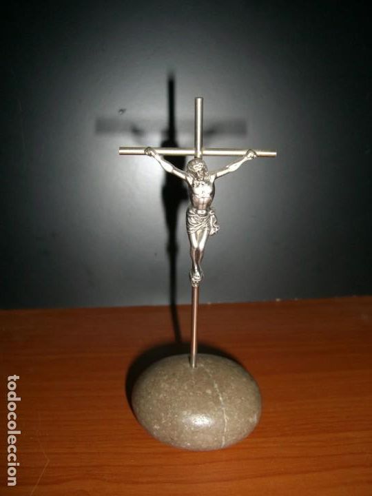 Antig&uuml;edades: CRUCIFIJO PISAPAPELES - Foto 1