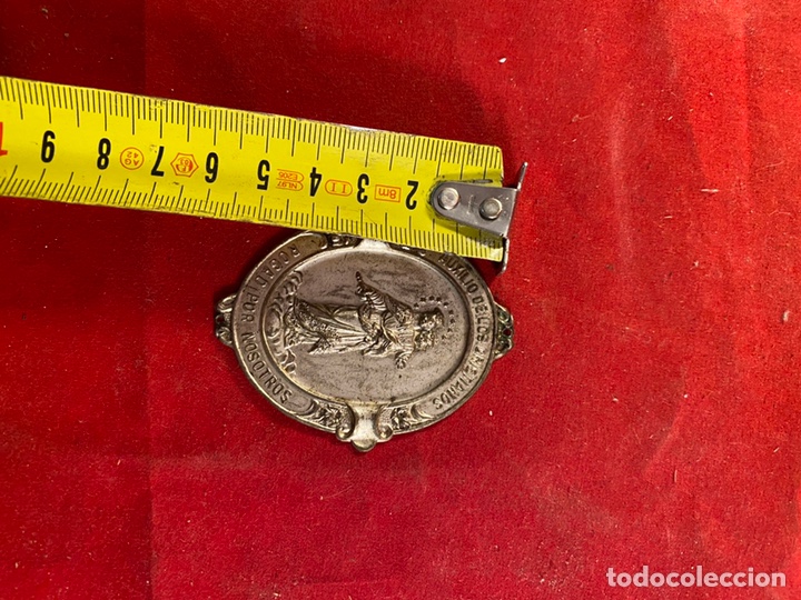 Antig&uuml;edades: Medalla Auxilio de los Cristianos - Foto 3