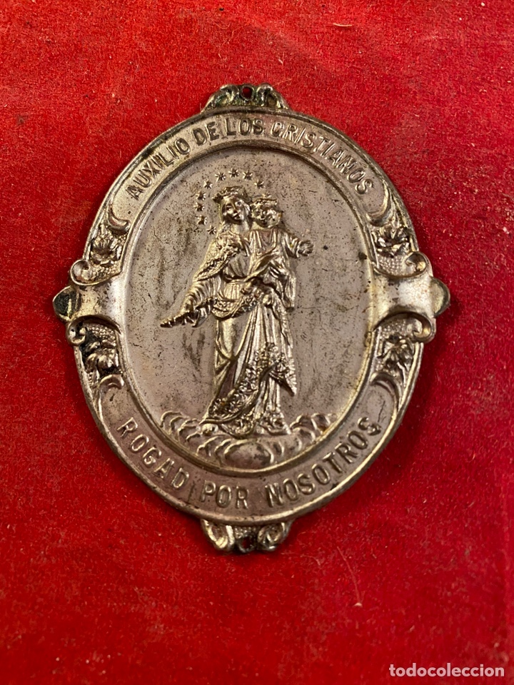 Antig&uuml;edades: Medalla Auxilio de los Cristianos - Foto 1