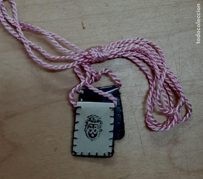 Antig&uuml;edades: ESCAPULARIO VIRGEN CON NI&Ntilde;O 2X1,5 CM. - Foto 1