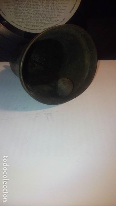 Antig&uuml;edades: CAMPANA DE BRONCE-GRABADO EN RELIEVE. - Foto 2