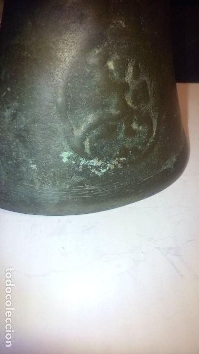 Antig&uuml;edades: CAMPANA DE BRONCE-GRABADO EN RELIEVE. - Foto 4