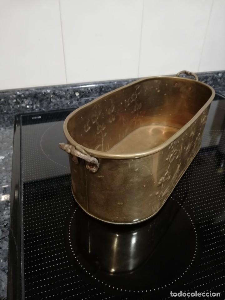 Antig&uuml;edades: Frutero de bronce o lat&oacute;n. - Foto 3