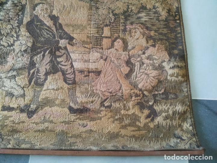 Antig&uuml;edades: Antigua pareja de tapices - Foto 12