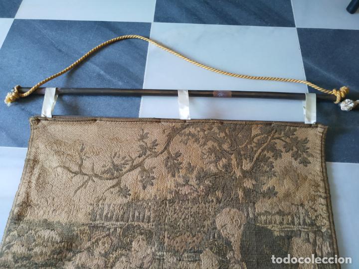 Antig&uuml;edades: Antigua pareja de tapices - Foto 14