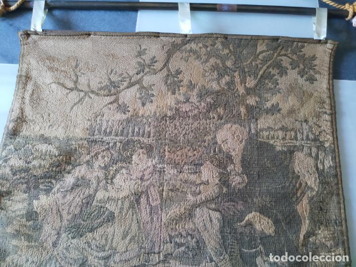 Antig&uuml;edades: Antigua pareja de tapices - Foto 15
