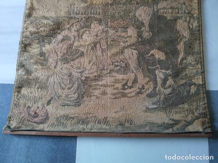 Antig&uuml;edades: Antigua pareja de tapices - Foto 16