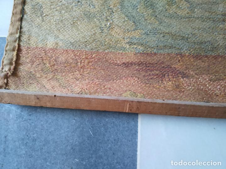 Antig&uuml;edades: Antigua pareja de tapices - Foto 19