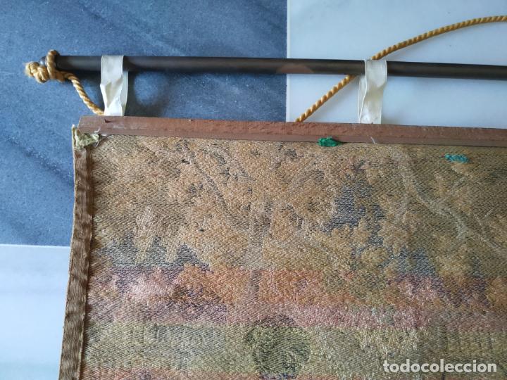 Antig&uuml;edades: Antigua pareja de tapices - Foto 21