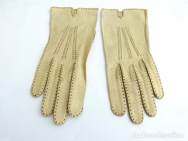 Antig&uuml;edades: Guantes de piel - Foto 1