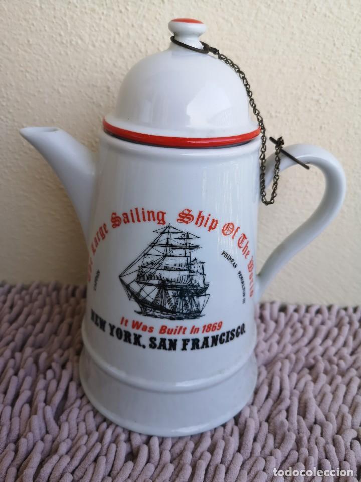 Antig&uuml;edades: Cafetera original de porcelana - Foto 1